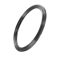 Ocelové dráty v prstenci
